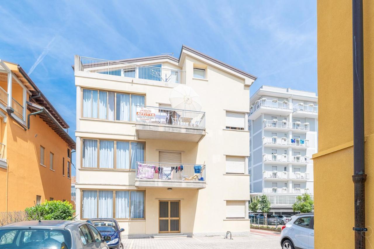 Zenith Apartment Lido di Jesolo Luaran gambar
