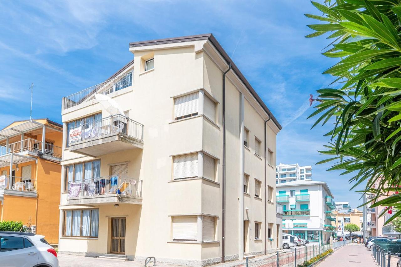 Zenith Apartment Lido di Jesolo Luaran gambar
