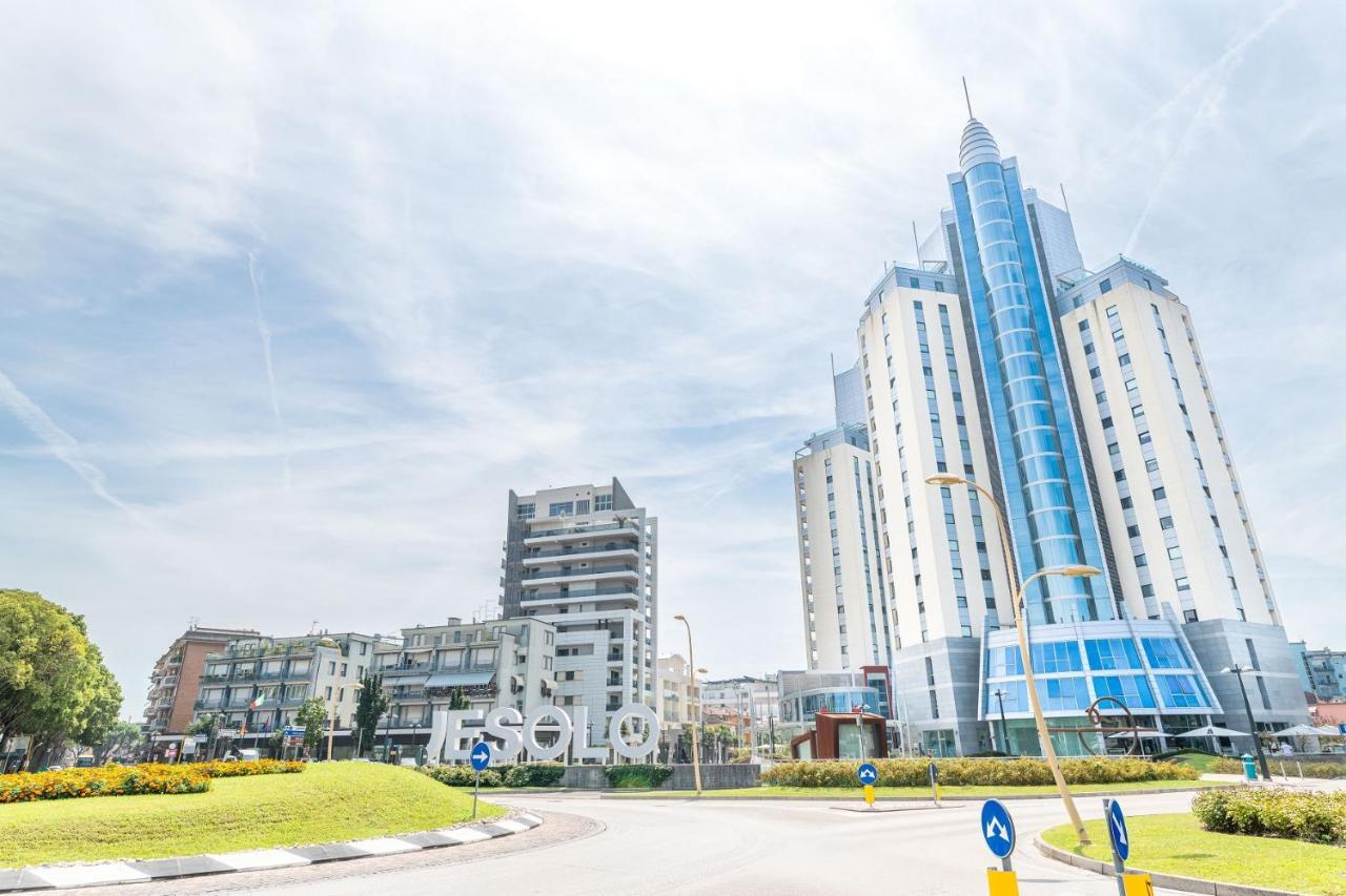 Zenith Apartment Lido di Jesolo Luaran gambar