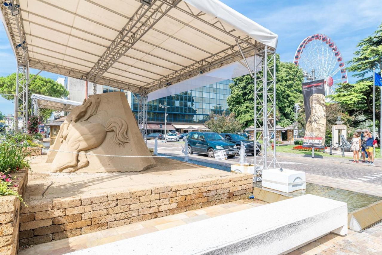 Zenith Apartment Lido di Jesolo Luaran gambar